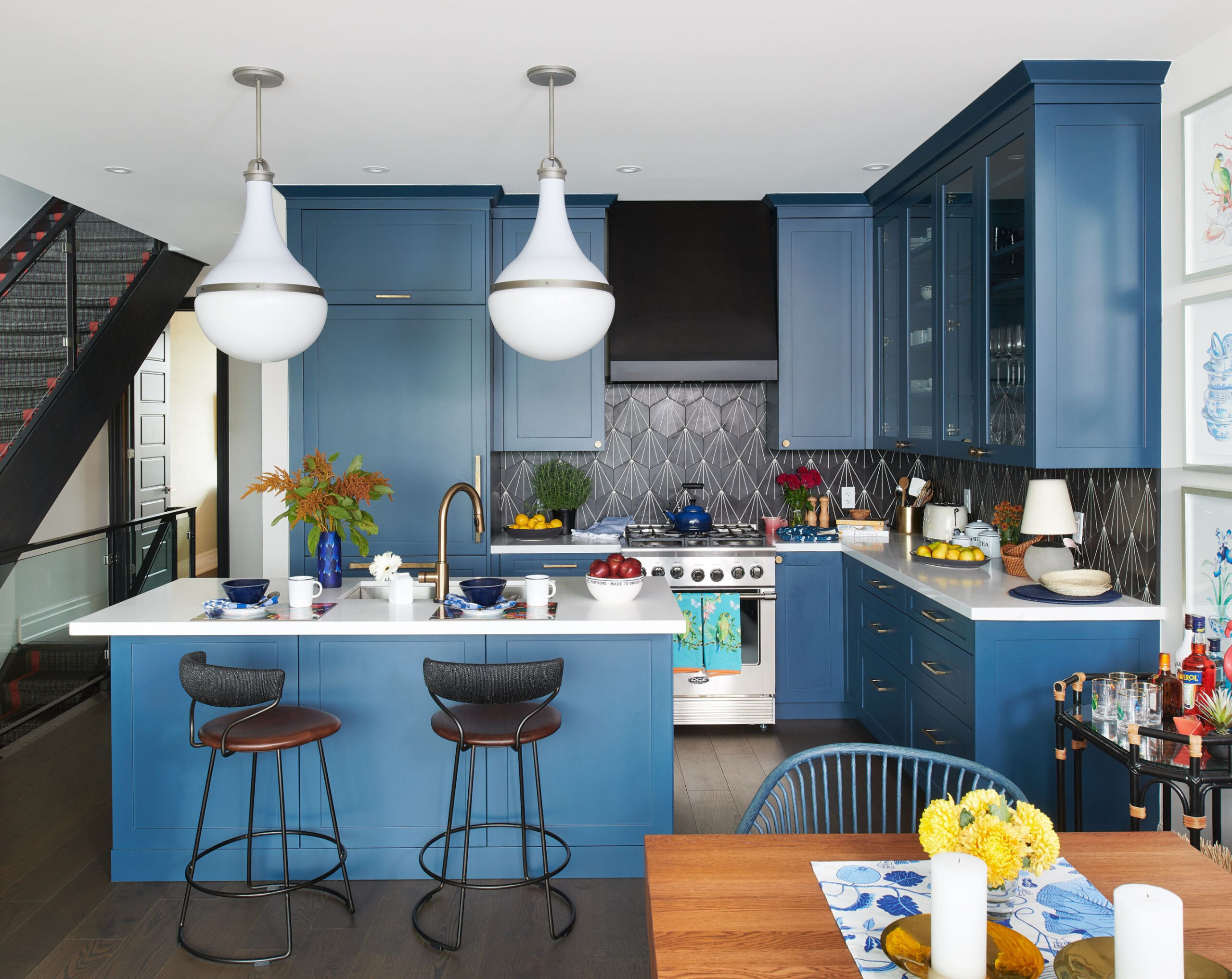Bold Blue Kitchens That Are at the Height of Good Taste