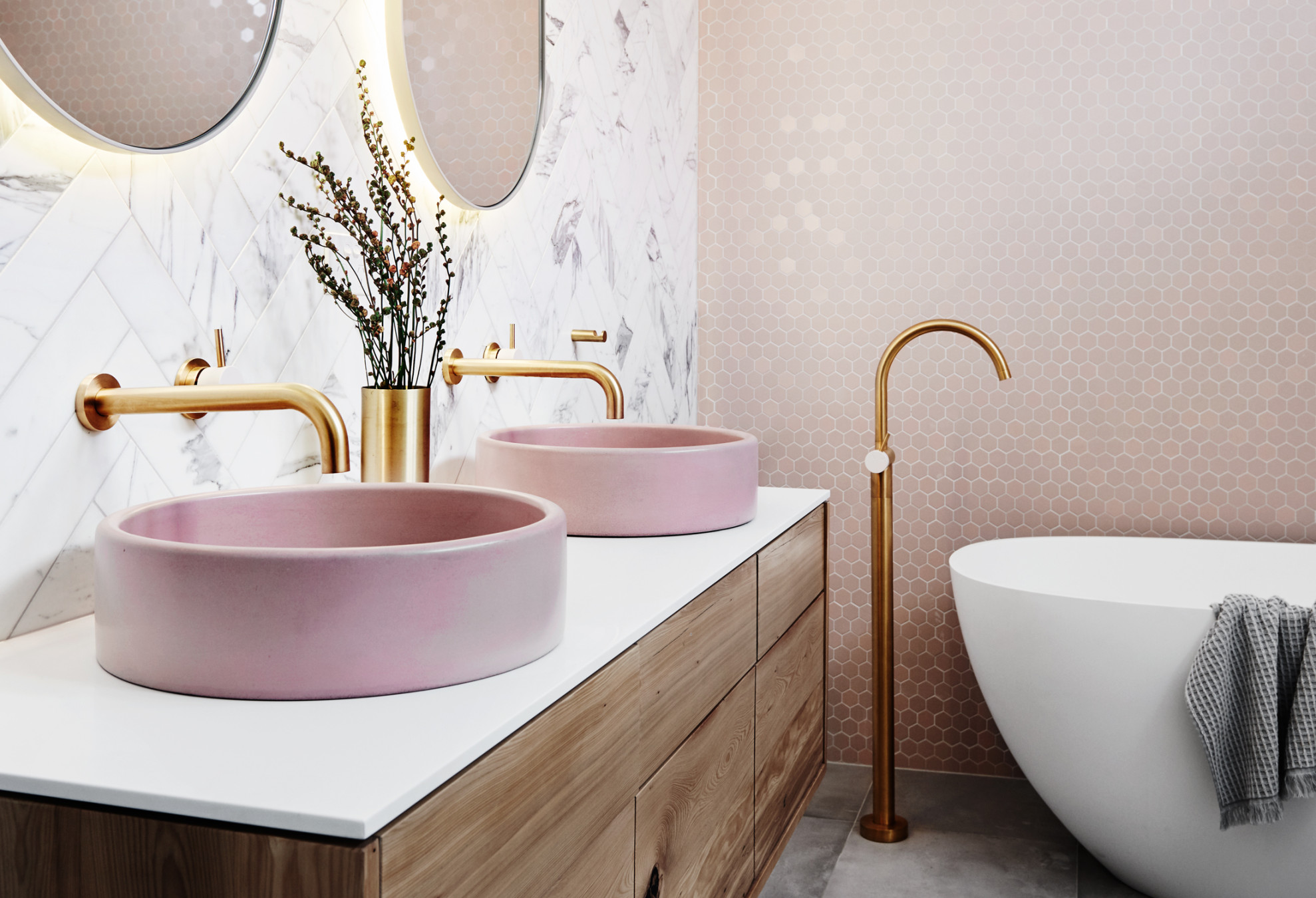 Colourful bathrooms:  ideas that are everything but monochrome