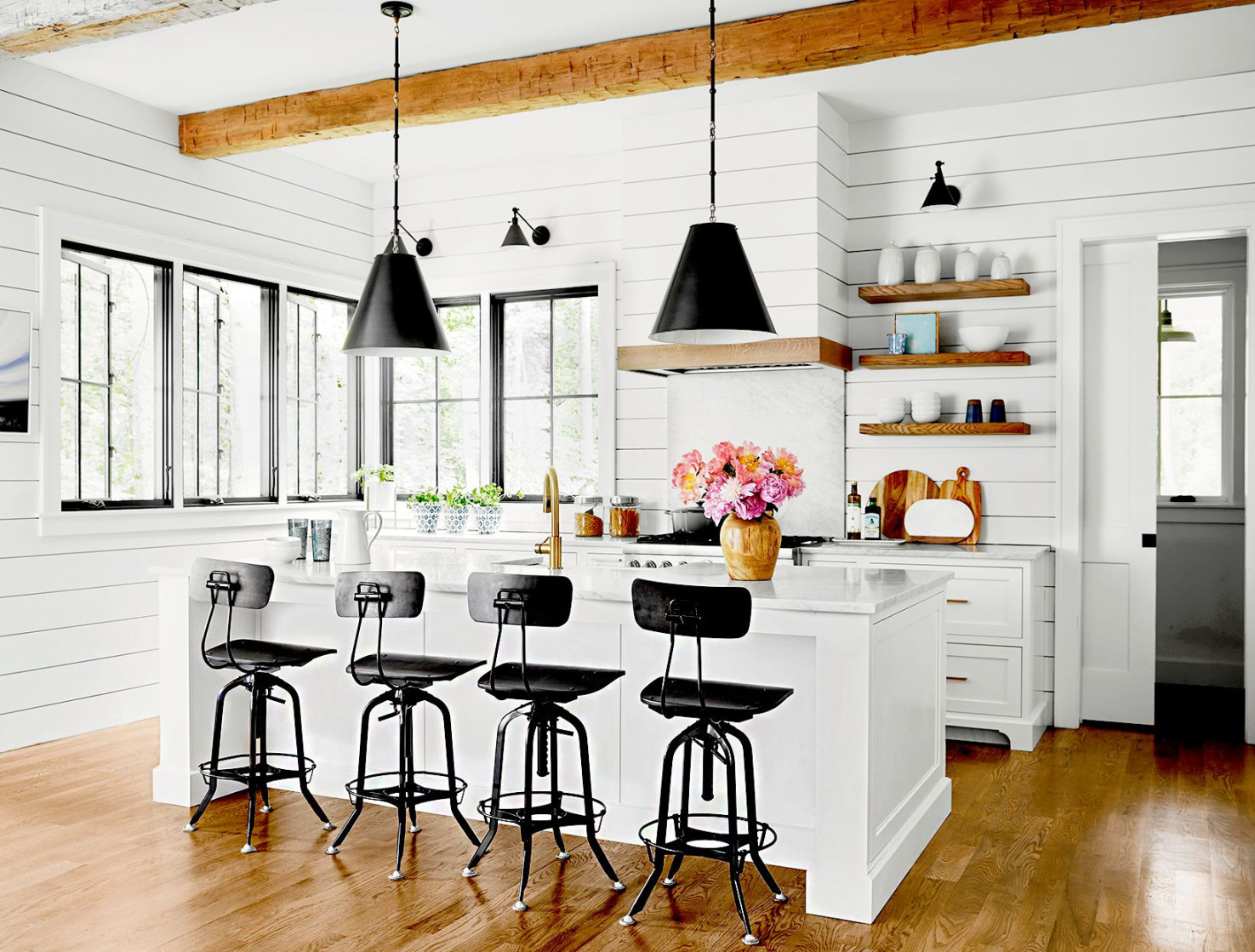Farmhouse Kitchen Ideas to Add Rustic Charm in Modern Spaces