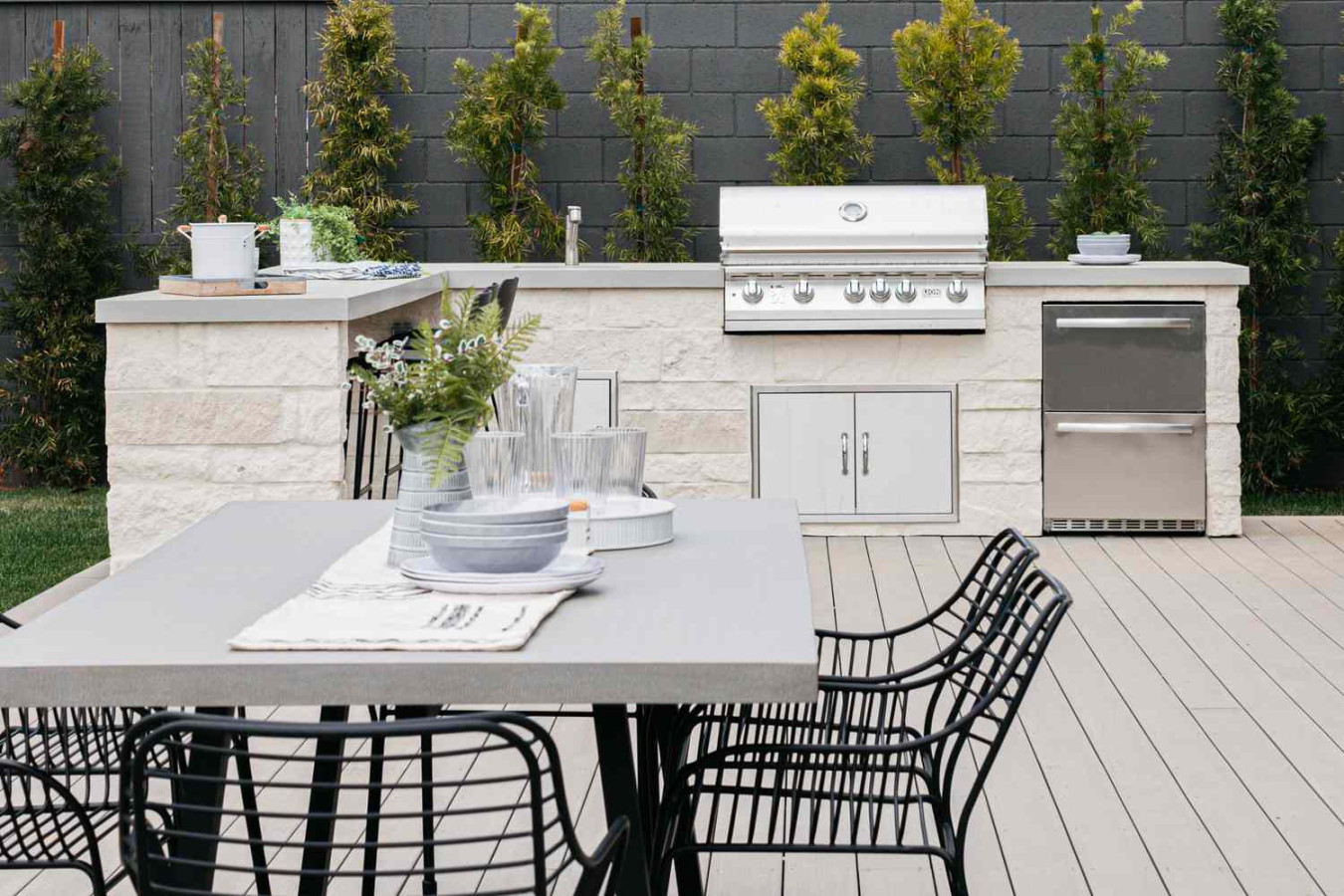 Outdoor Kitchen Ideas Designed to Get You Cooking