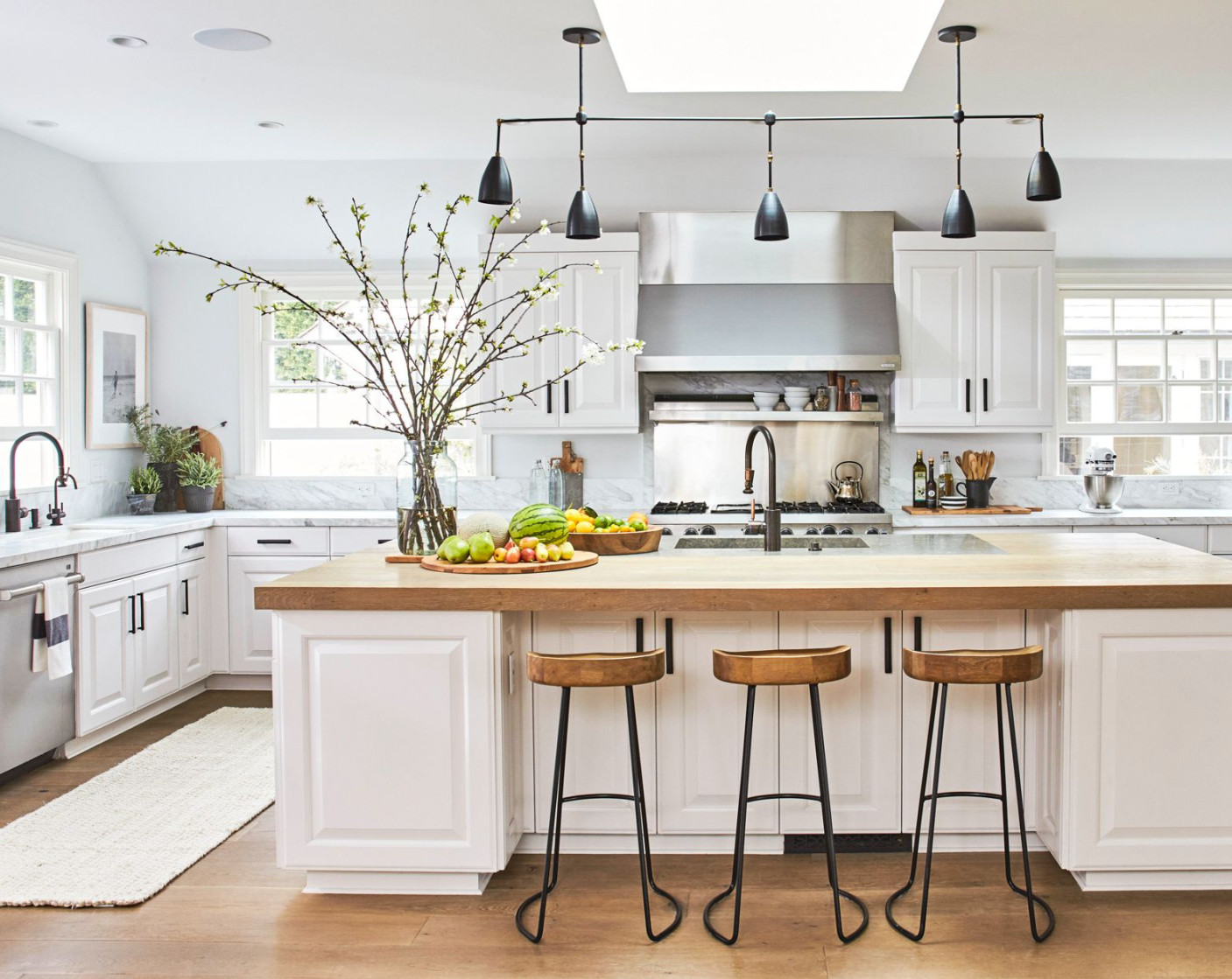 Stunning White Kitchen Cabinets That Will Brighten Your Space